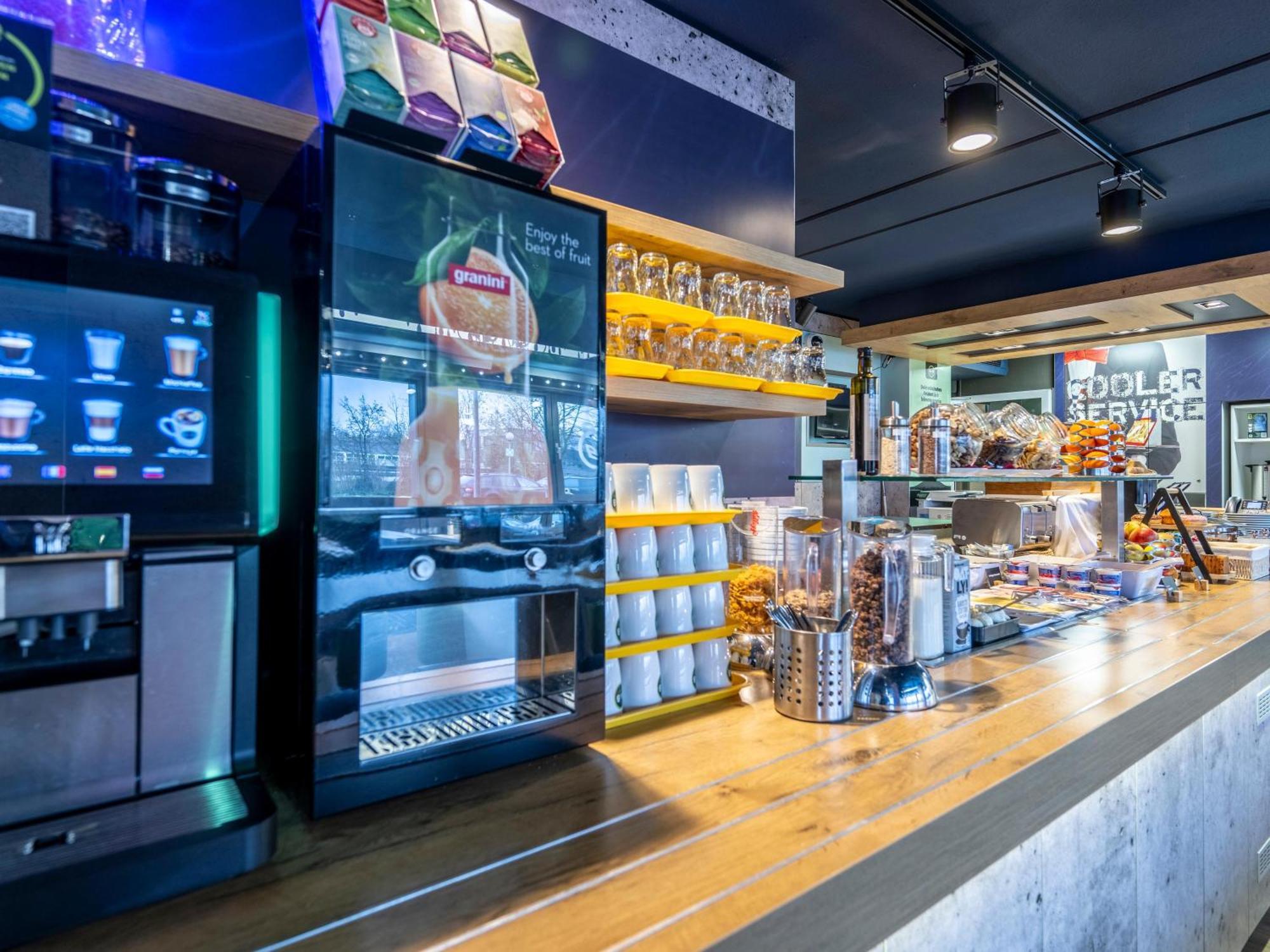 B&B Hotel Kassel-로흐펠덴 외부 사진