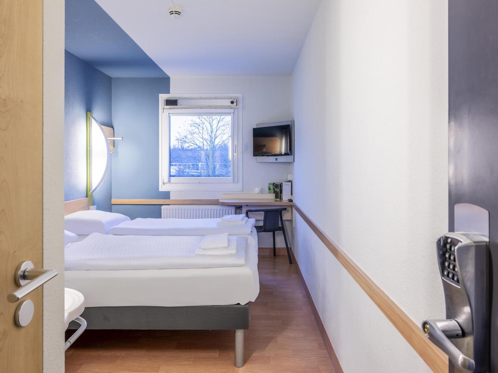 B&B Hotel Kassel-로흐펠덴 외부 사진
