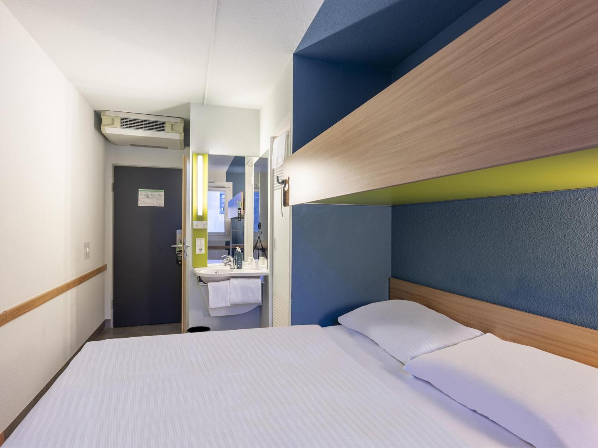 B&B Hotel Kassel-로흐펠덴 외부 사진